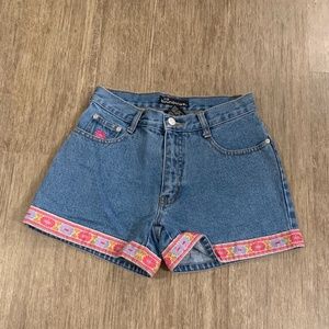 Women’s Size 3 No Boundaries Jean Shorts